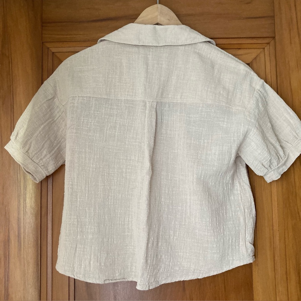 KIRIOUS Los Angeles / Neutral Beige Cotton puff sleeve button down top - Picture 5 of 11